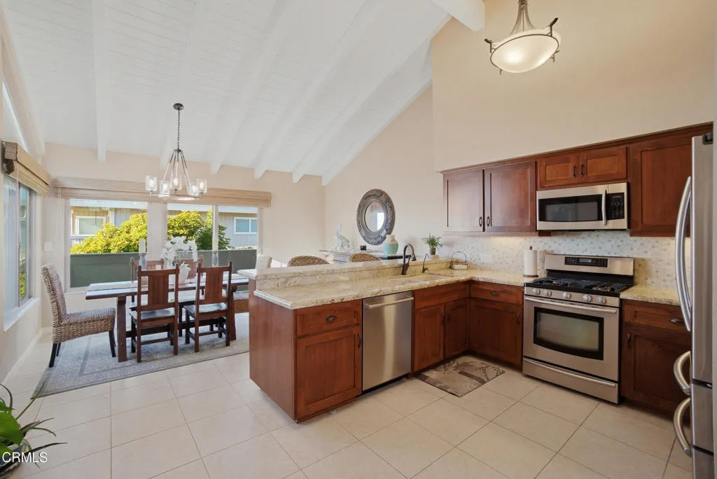 1129 Dover Lane, Ventura, California 93001 home-pic-20