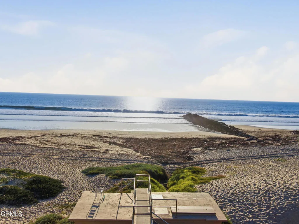 1129 Dover Lane, Ventura, California 93001 home-pic-4