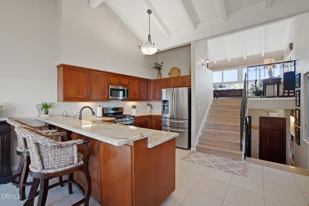 1129 Dover Lane, Ventura, California 93001 home-pic-5
