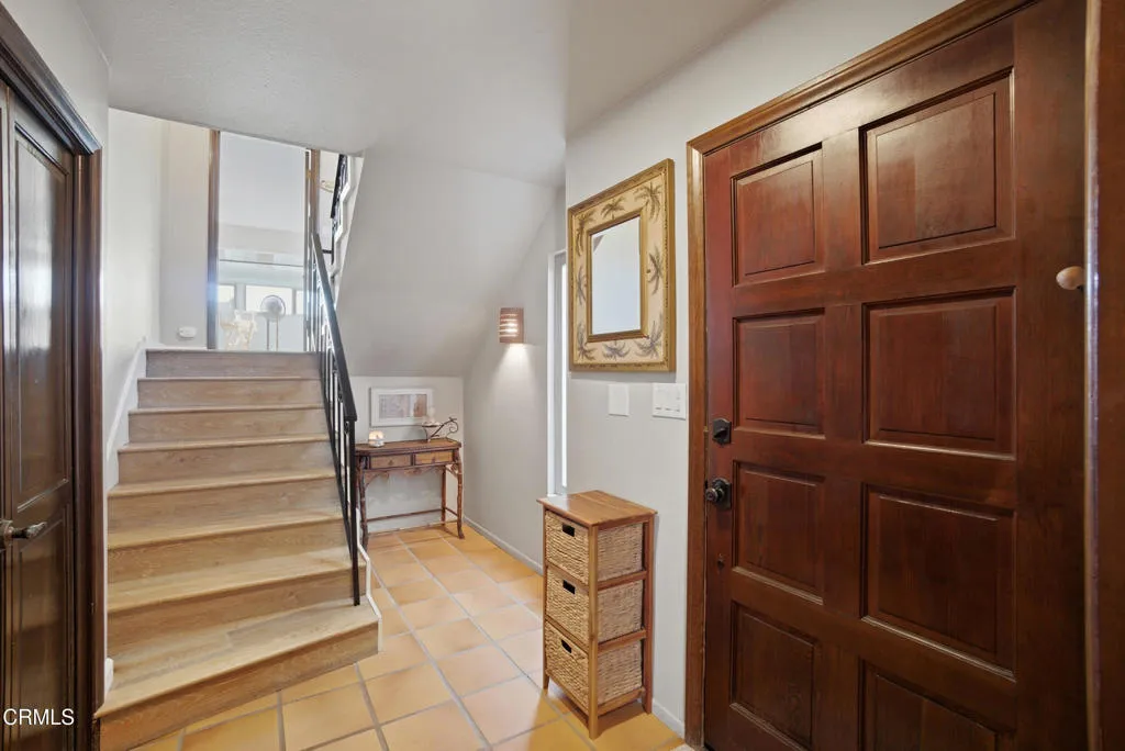 1129 Dover Lane, Ventura, California 93001 home-pic-17