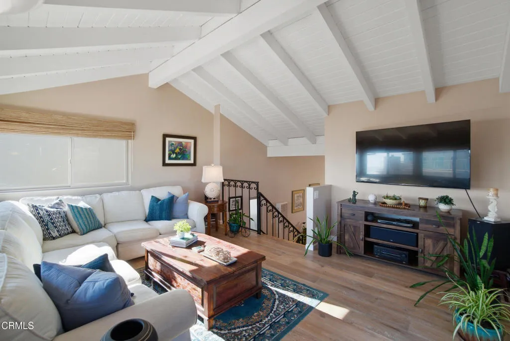 1129 Dover Lane, Ventura, California 93001 home-pic-25