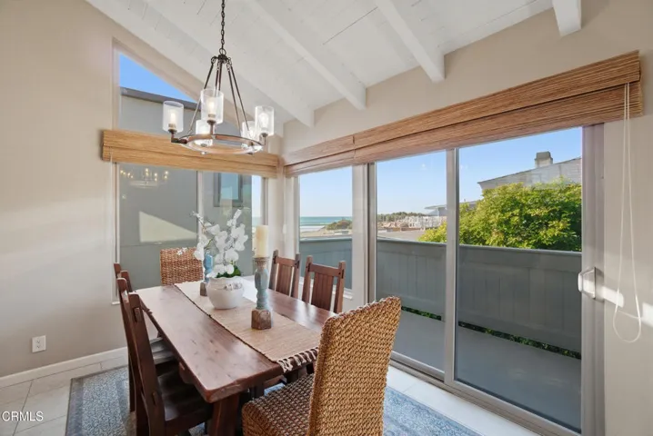 30_dining area