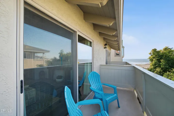 68_balcony