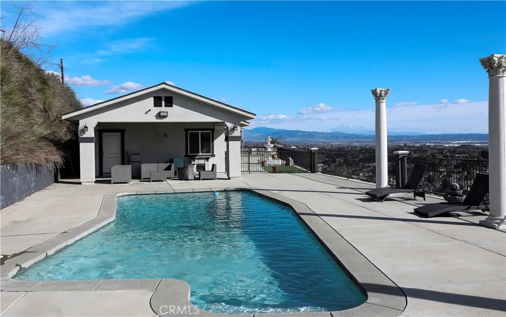 449 Skylark, San Bernardino, California 92405 home-pic-40