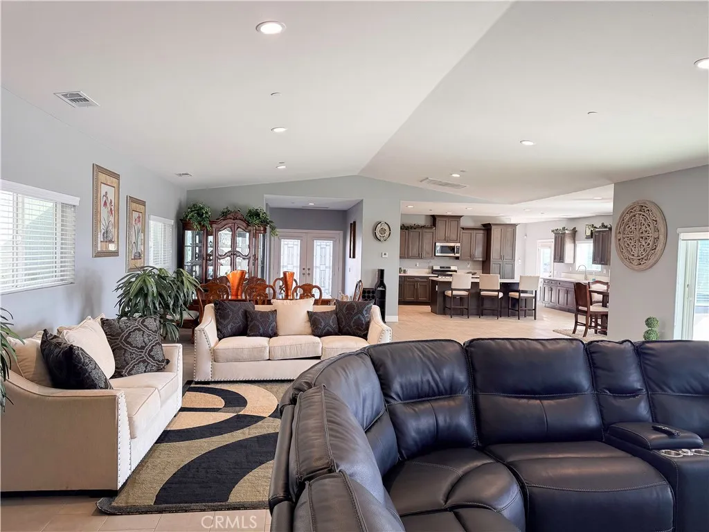 449 Skylark, San Bernardino, California 92405 home-pic-18