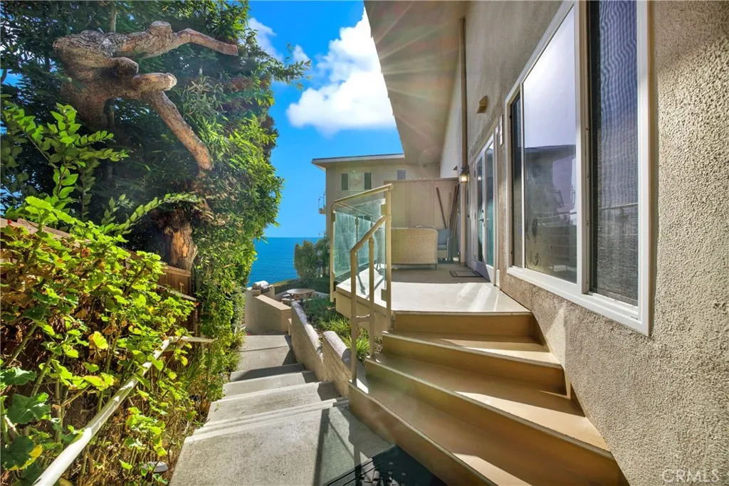 31561 Table Rock Dr. 213, Laguna Beach, California 92651 home-pic-1