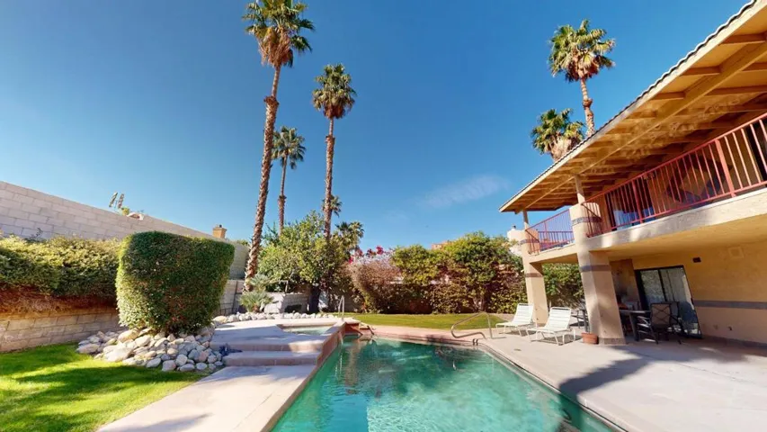 68645-Panorama-Pool-to-North
