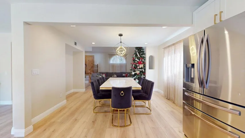 68645-Panorama-Kitchen-to-Living