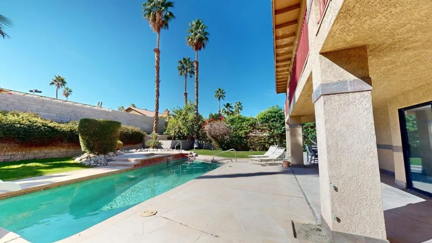 68645-Panorama-Pool-to-View