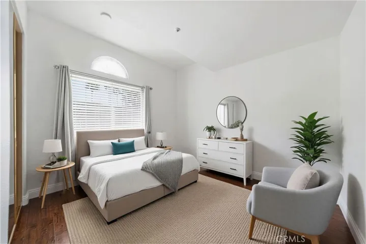 Virtual Staged (Modern)