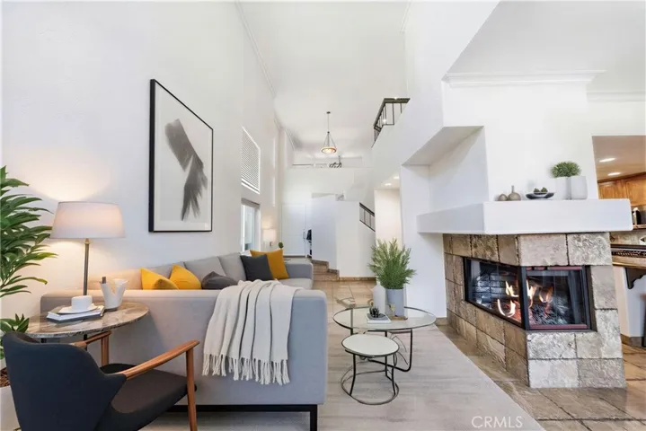 Virtual Staged (Modern)
