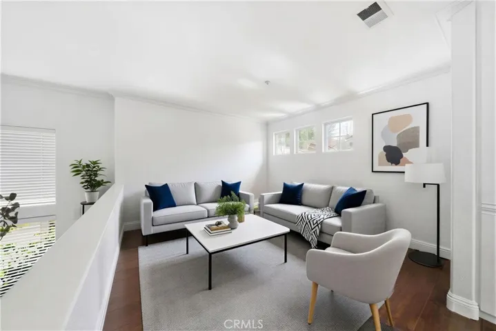 Virtual Staged (Modern)