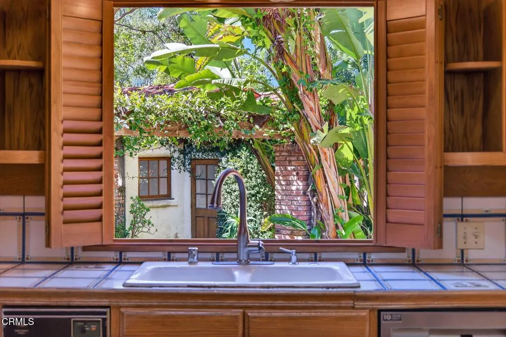 215 Barnard Way, Ventura, California 93001 home-pic-13