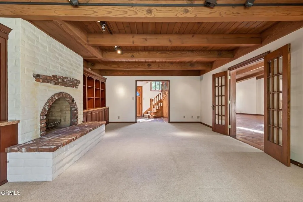 215 Barnard Way, Ventura, California 93001 home-pic-10