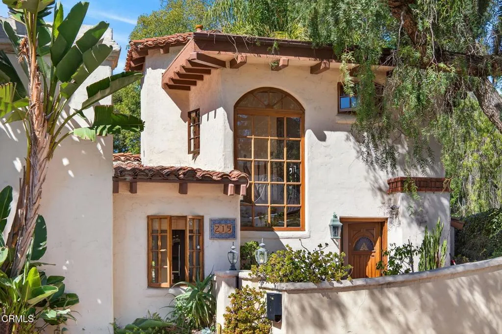 215 Barnard Way, Ventura, California 93001 home-pic-2