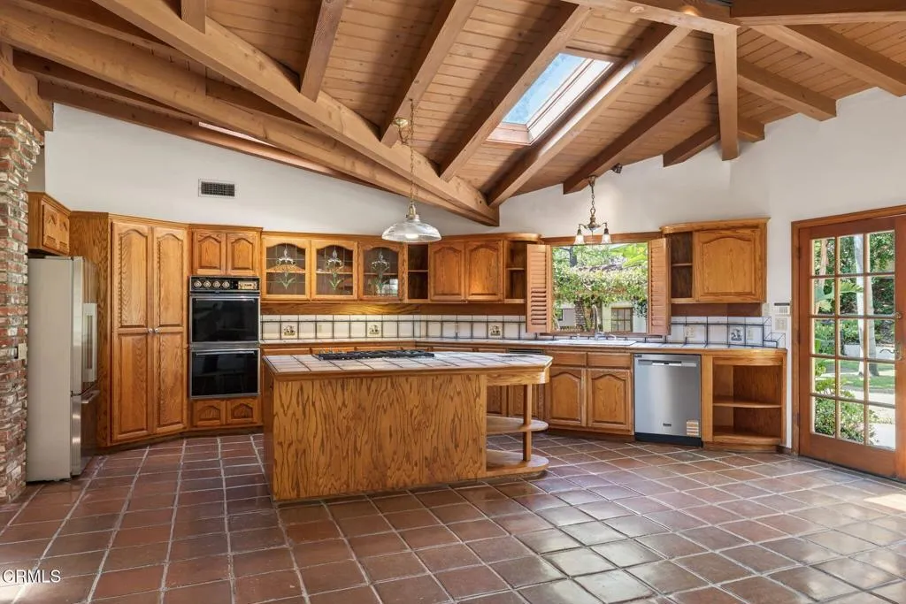 215 Barnard Way, Ventura, California 93001 home-pic-12