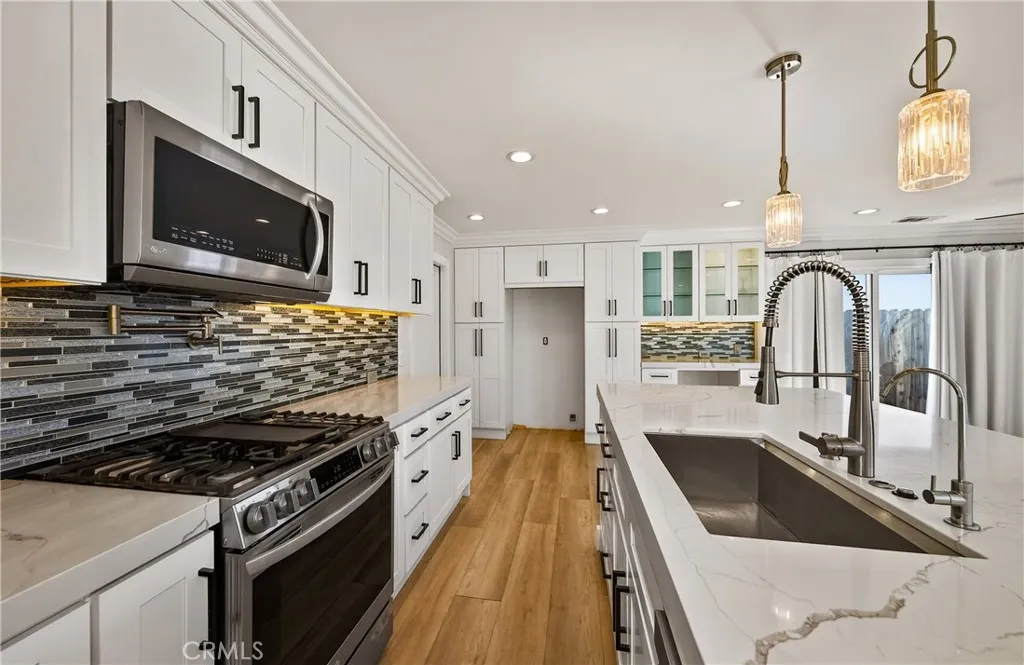 14851 Cliffrose Court, Moreno Valley, California 92553 home-pic-10
