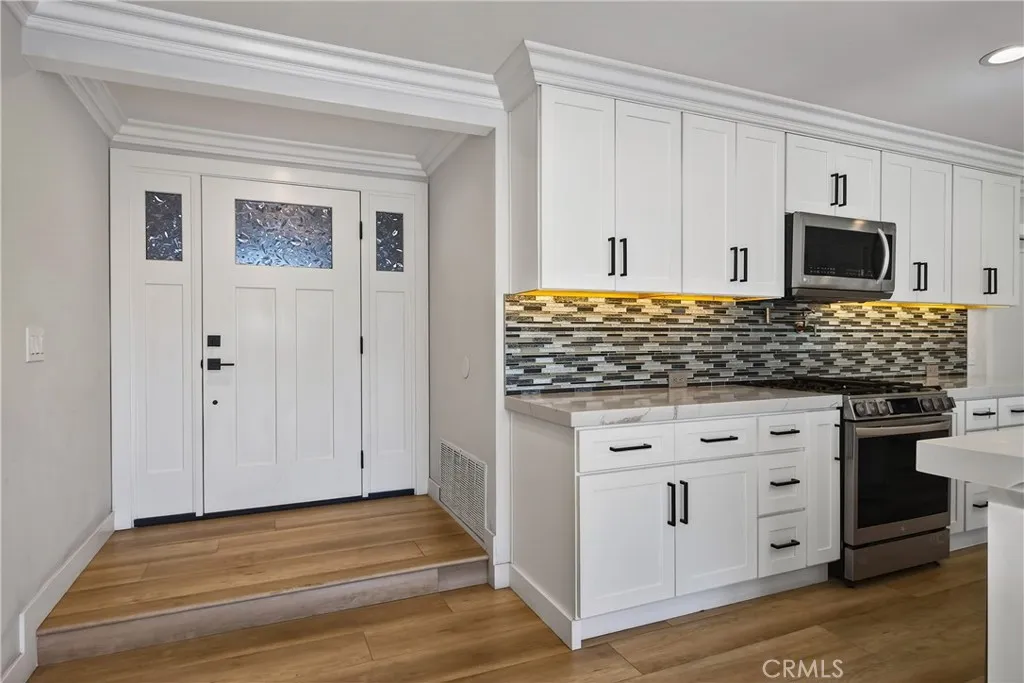 14851 Cliffrose Court, Moreno Valley, California 92553 home-pic-4