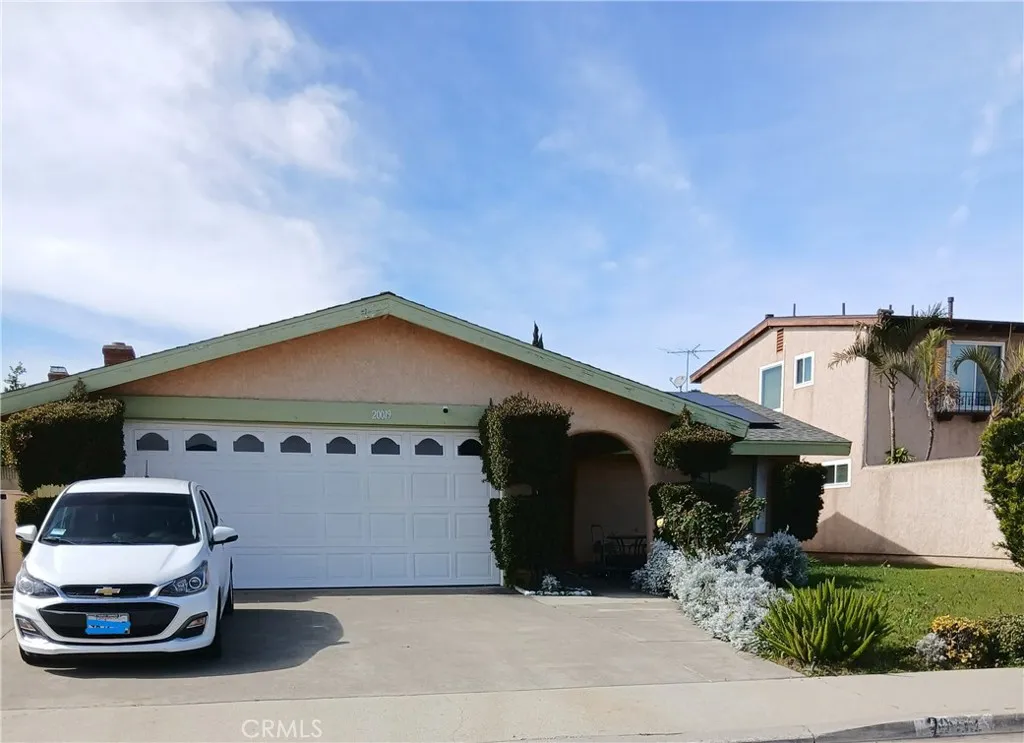 20019 Belshaw Avenue, Carson, California 90746 home-pic-1