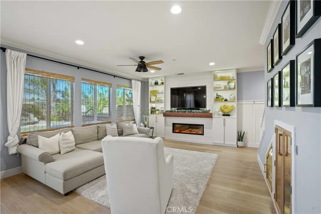 19833 Christopher Lane, Saugus, California 91350 home-pic-7