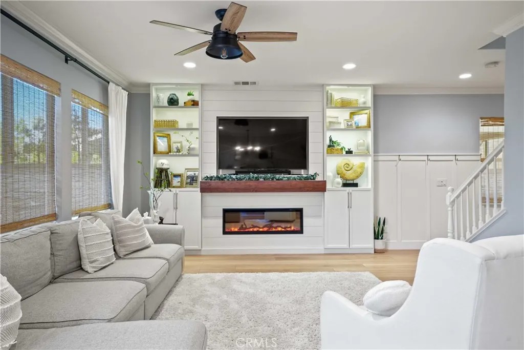 19833 Christopher Lane, Saugus, California 91350 home-pic-8