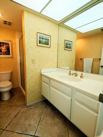En Suite Guest Bath