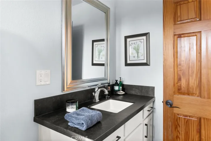 Back house - bathroom