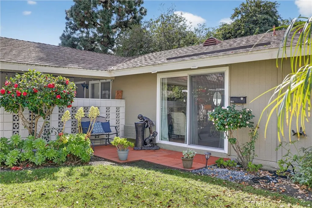 49 Calle Aragon B, Laguna Woods, California 92637 home-pic-4