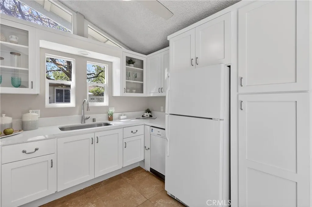 49 Calle Aragon B, Laguna Woods, California 92637 home-pic-16