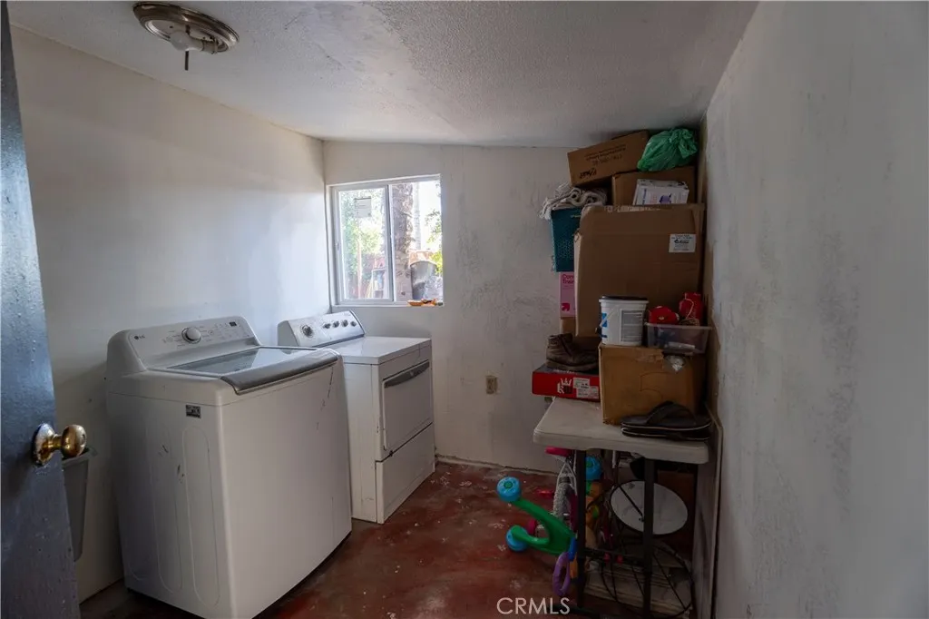 3895 Twining, Jurupa Valley, California 92509 home-pic-19