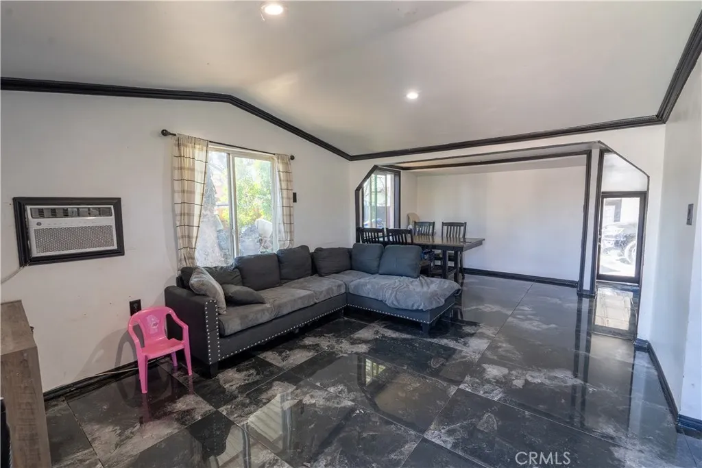 3895 Twining, Jurupa Valley, California 92509 home-pic-16