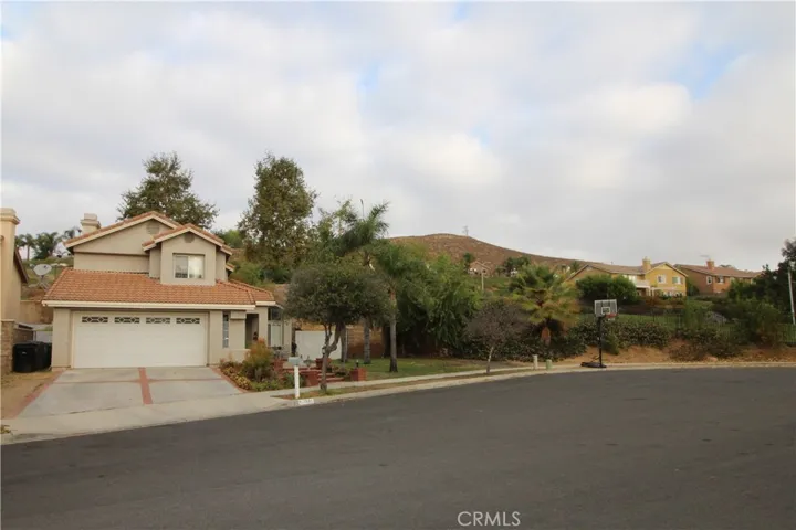 1861 Coolidge, Corona, California 92879