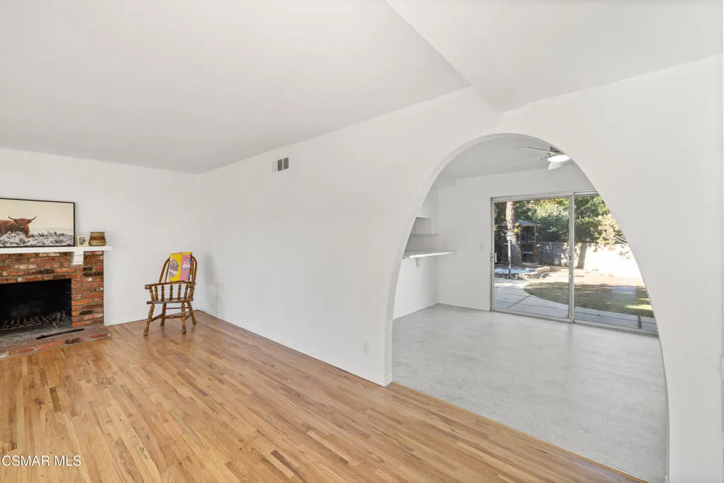 326 Longwood Court, Newbury Park, California 91320 home-pic-6
