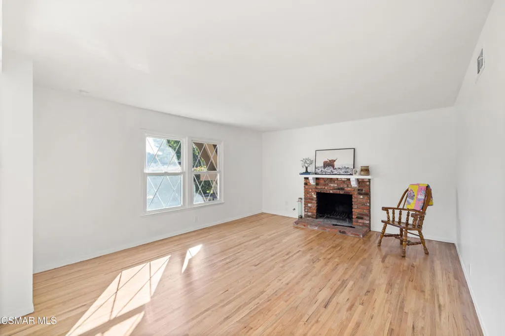 326 Longwood Court, Newbury Park, California 91320 home-pic-7