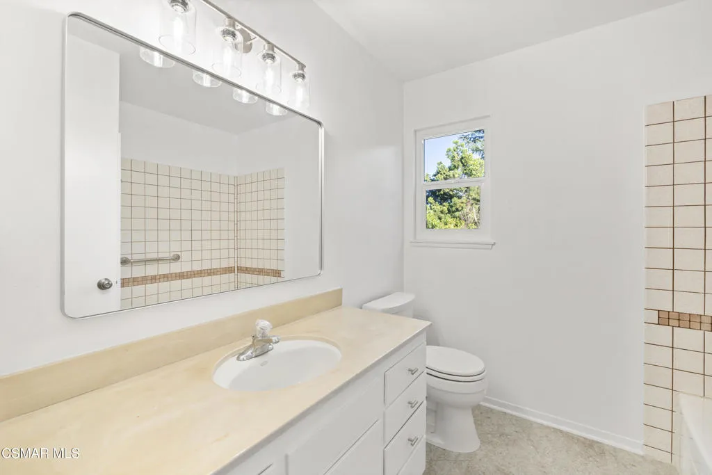 326 Longwood Court, Newbury Park, California 91320 home-pic-18