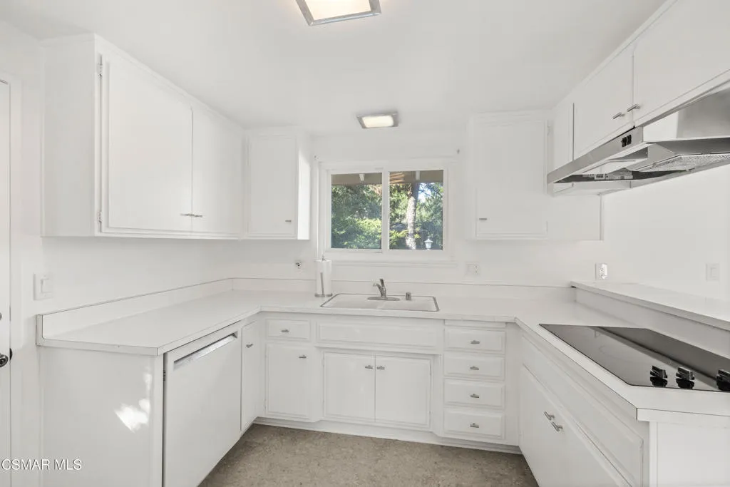 326 Longwood Court, Newbury Park, California 91320 home-pic-10