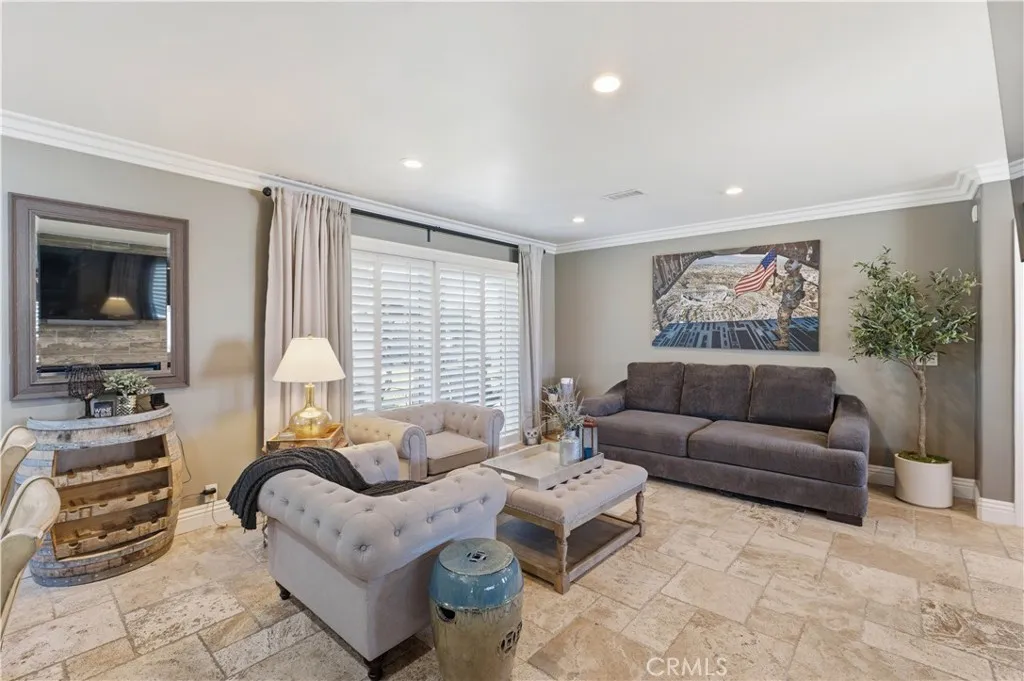 1524 E Old Badillo, Covina, California 91724 home-pic-9
