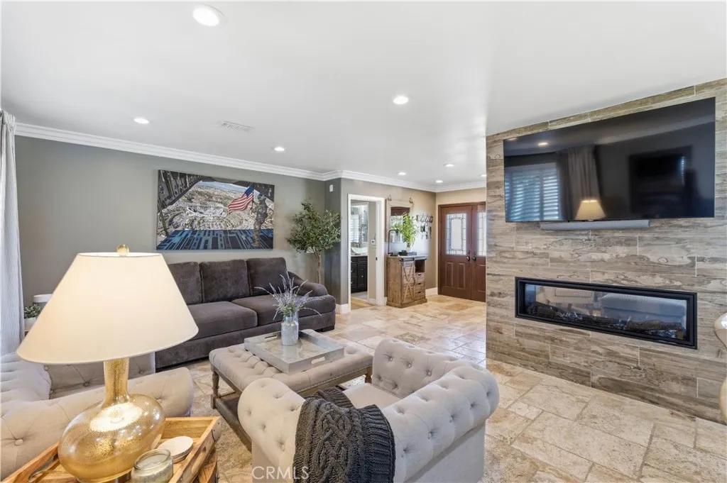 1524 E Old Badillo, Covina, California 91724 home-pic-8