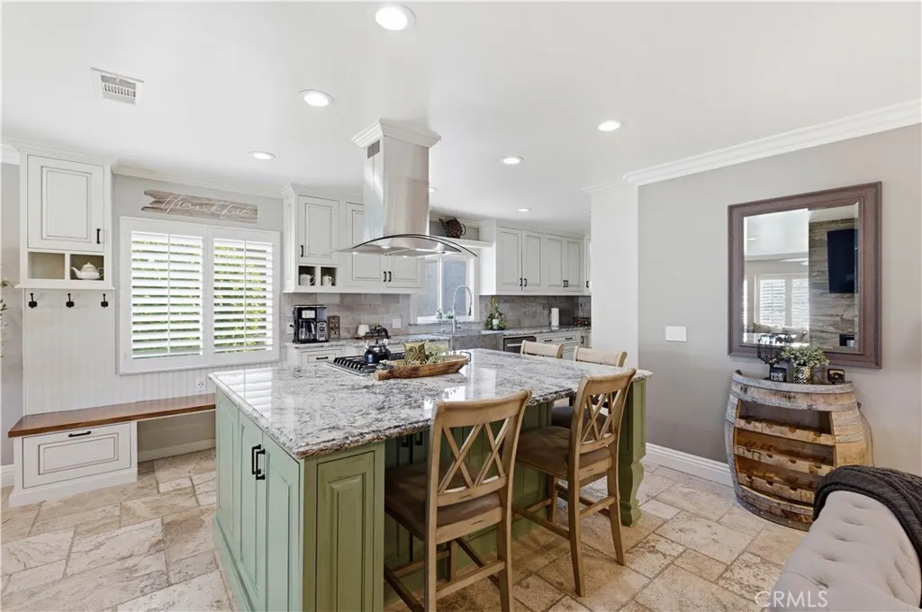 1524 E Old Badillo, Covina, California 91724 home-pic-10
