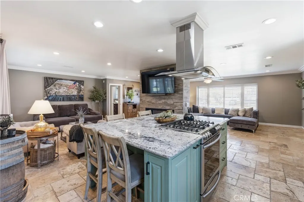 1524 E Old Badillo, Covina, California 91724 home-pic-11