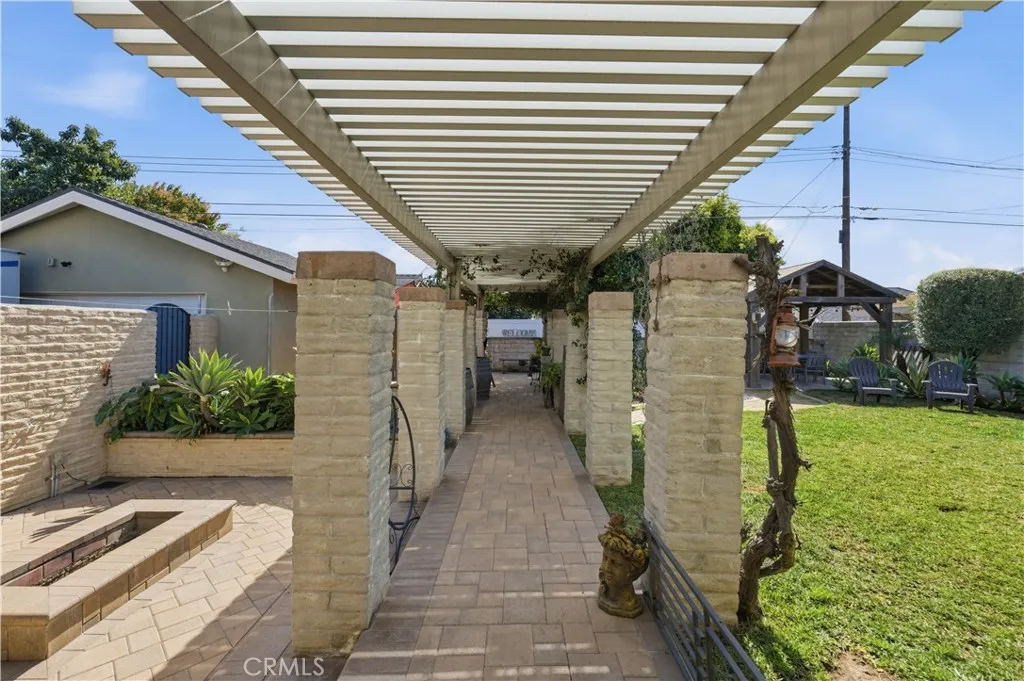 1524 E Old Badillo, Covina, California 91724 home-pic-39