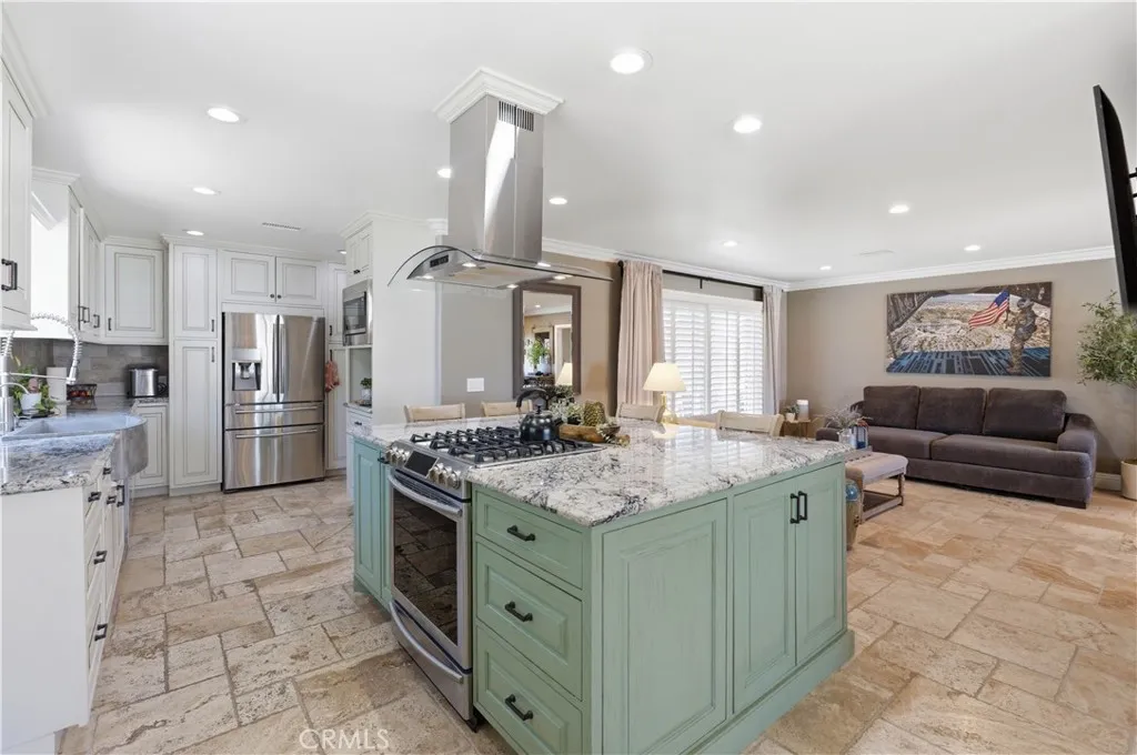 1524 E Old Badillo, Covina, California 91724 home-pic-12