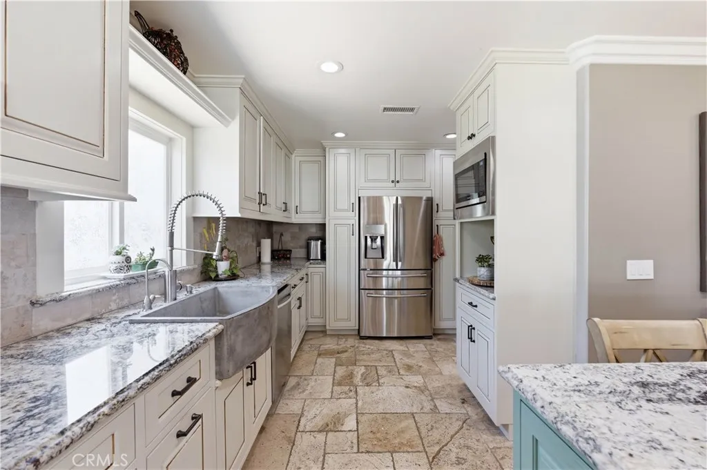 1524 E Old Badillo, Covina, California 91724 home-pic-14