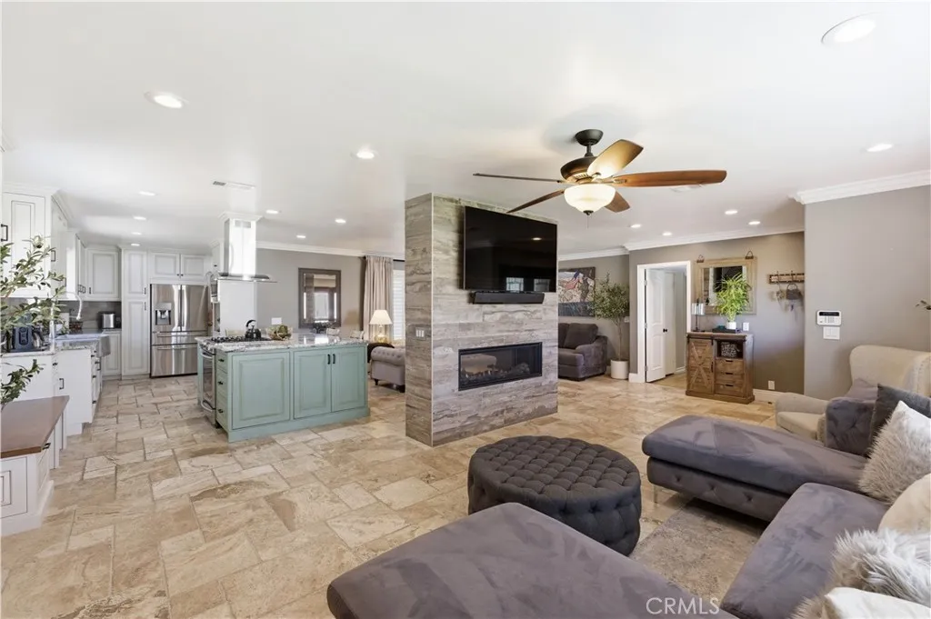1524 E Old Badillo, Covina, California 91724 home-pic-3