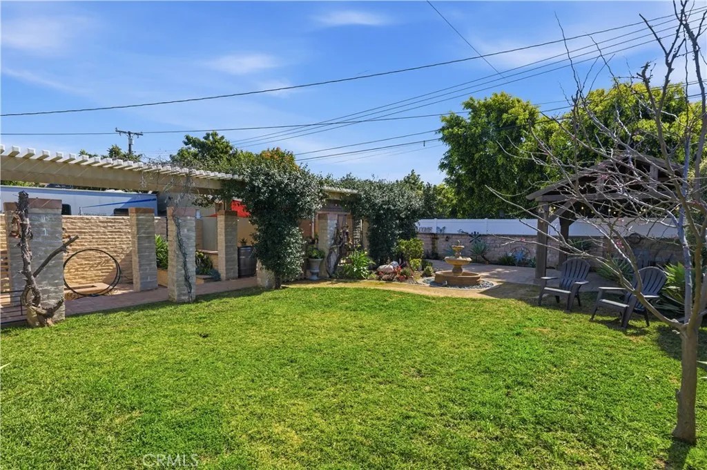 1524 E Old Badillo, Covina, California 91724 home-pic-33