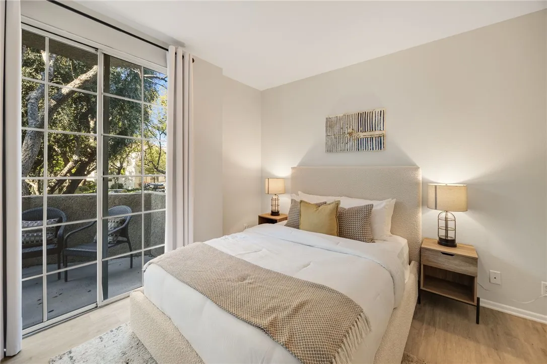 24109 Del Monte Dr  home-pic-10