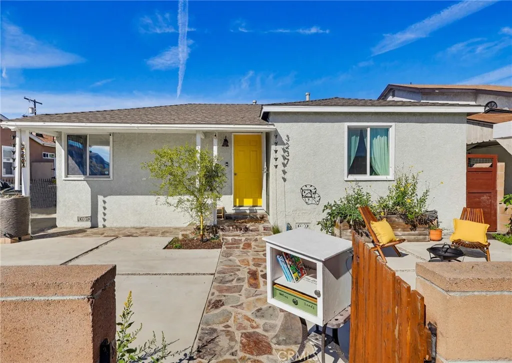 3237 W 133rd, Hawthorne, California 90250 home-pic-1