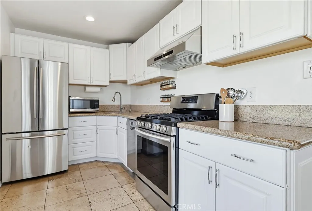 3237 W 133rd, Hawthorne, California 90250 home-pic-9