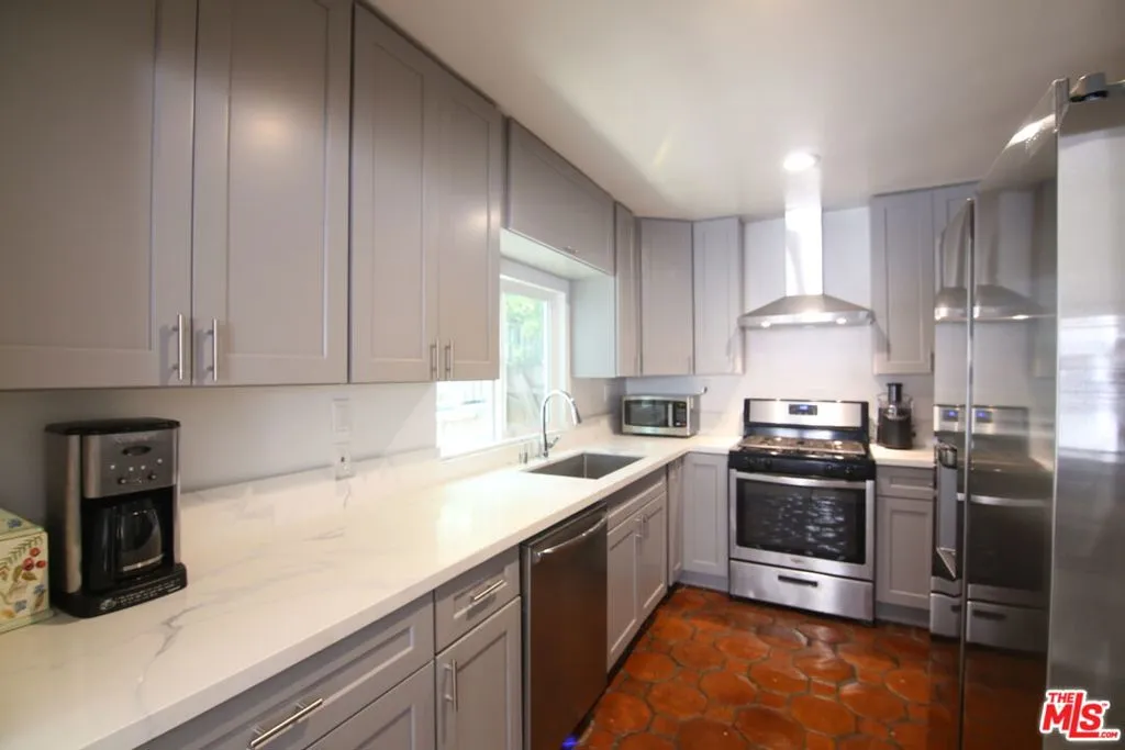 1030 Kitchen
