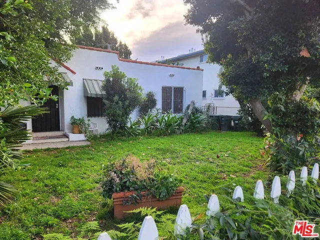 1028 N. Hayworth Ave